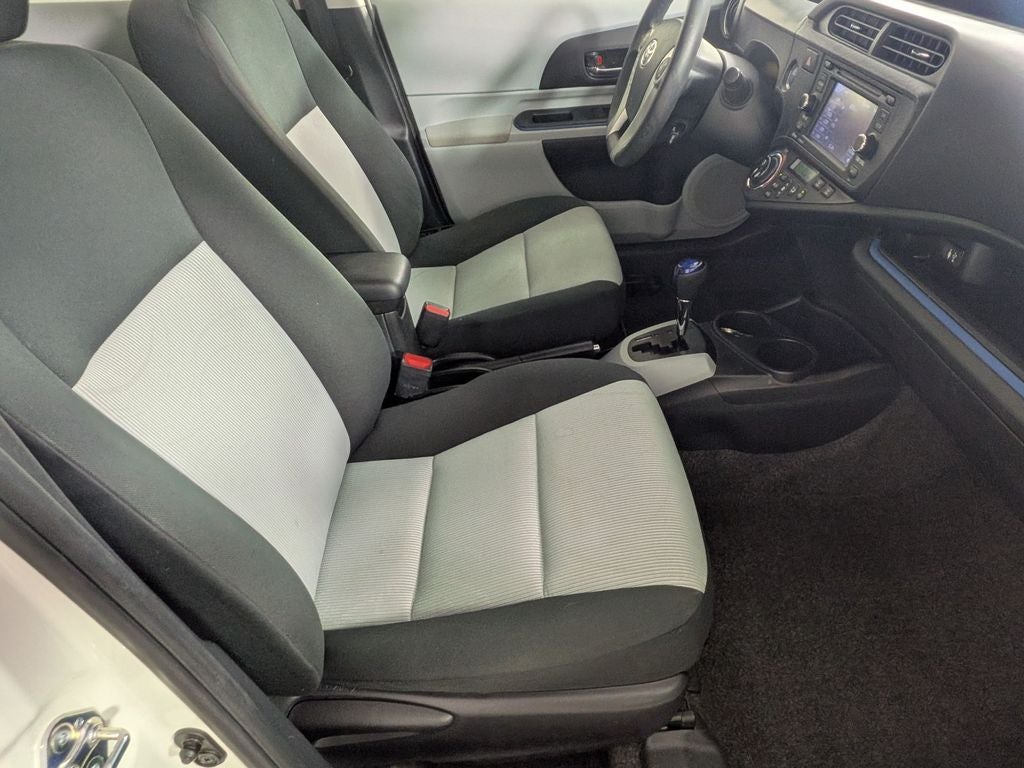 2013 Toyota PRIUS c Three