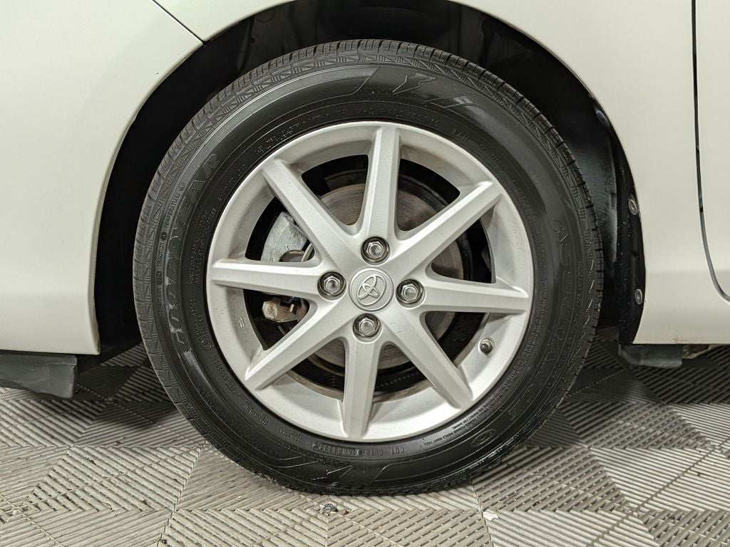 2013 Toyota PRIUS c Three