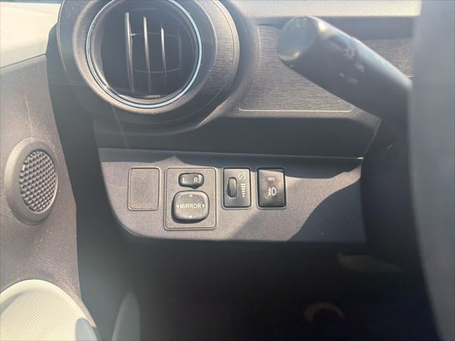 2013 Toyota PRIUS c Three
