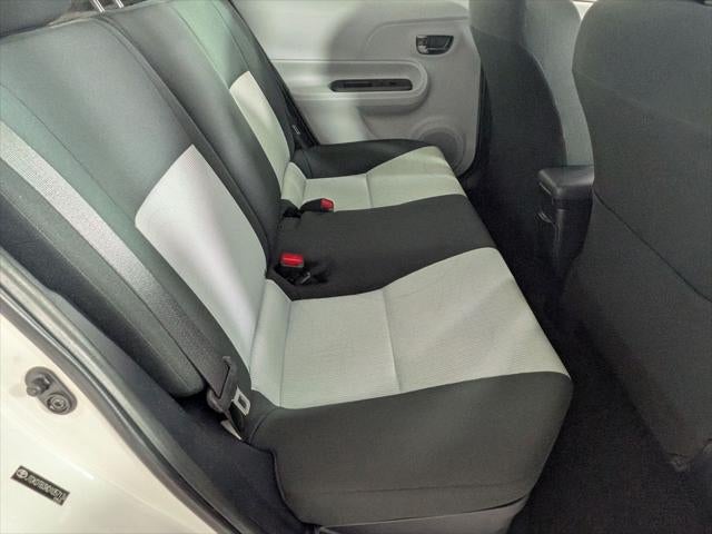 2013 Toyota PRIUS c Three