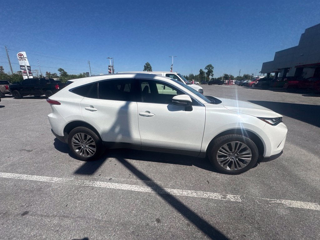 2022 Toyota Venza XLE