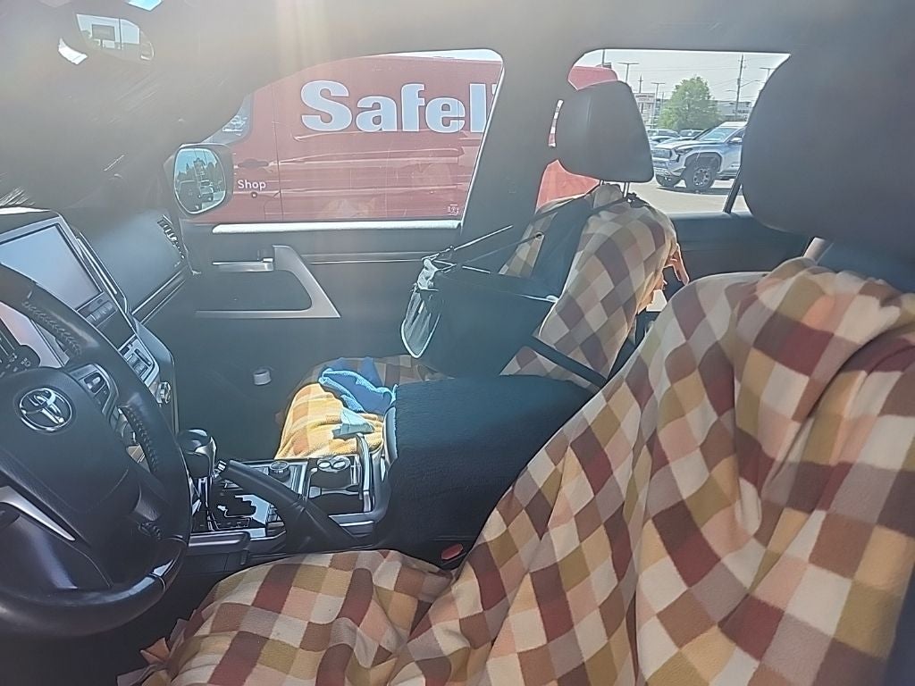 2019 Toyota Land Cruiser Base