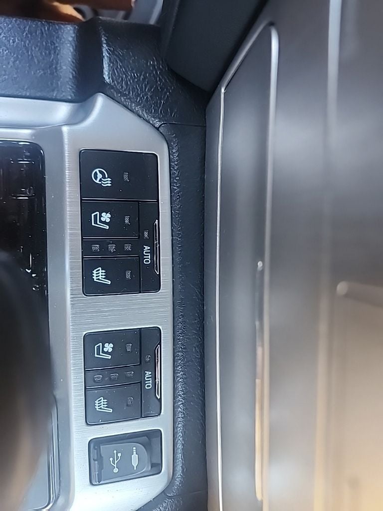 2019 Toyota Land Cruiser Base
