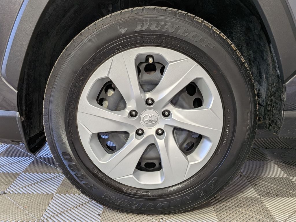 2020 Toyota RAV4 LE