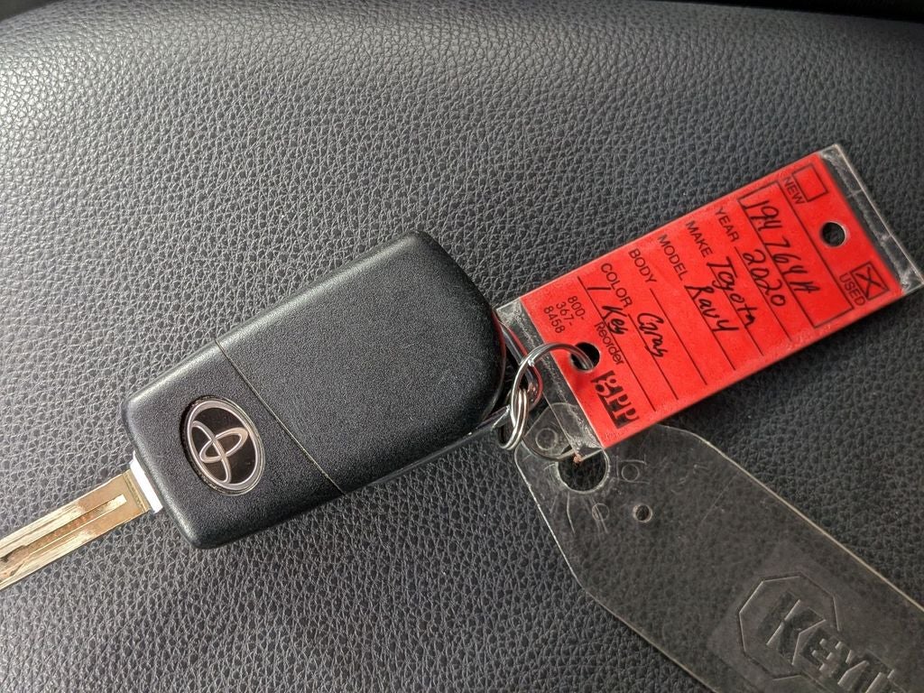 2020 Toyota RAV4 LE