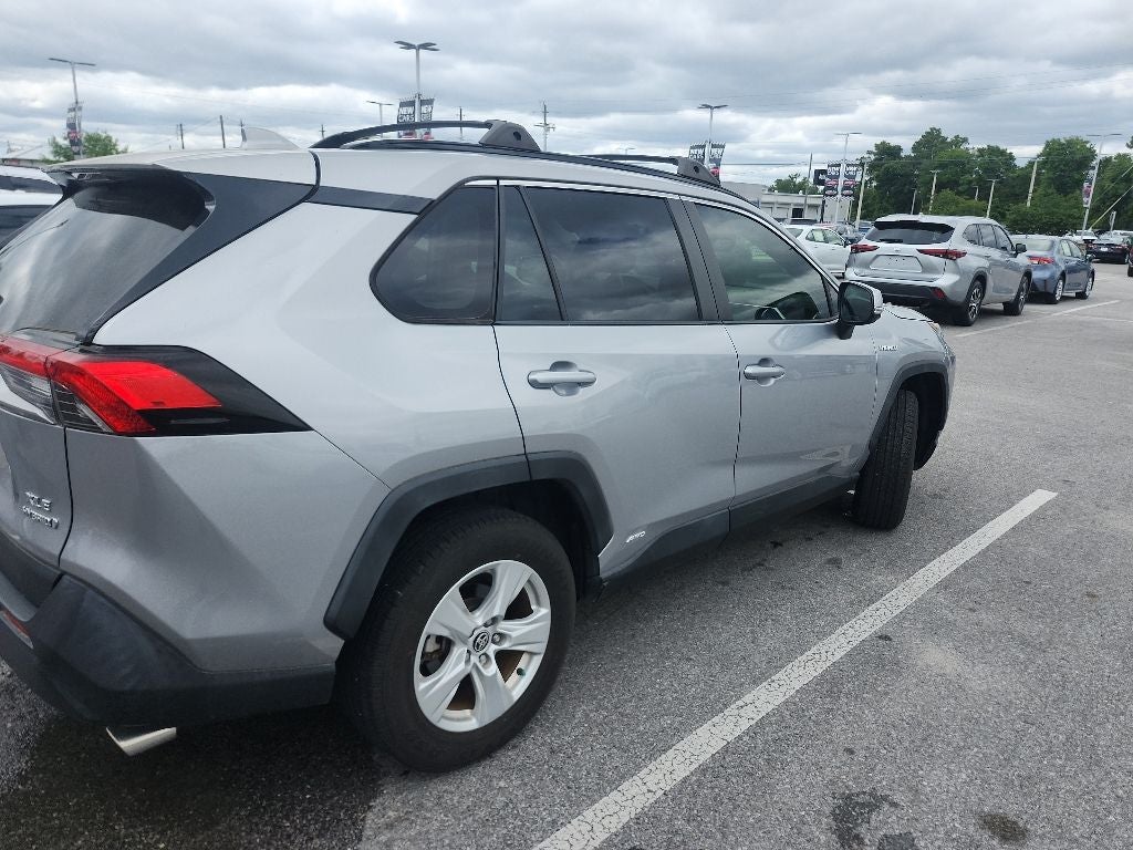 2020 Toyota RAV4 Hybrid XLE