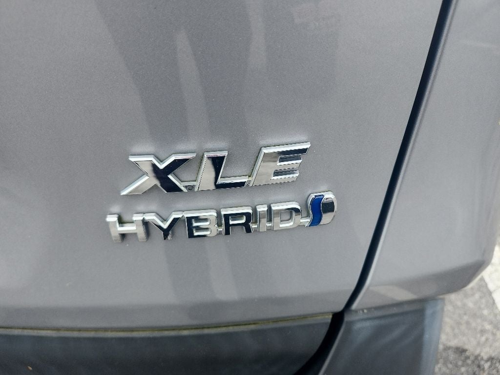 2020 Toyota RAV4 Hybrid XLE