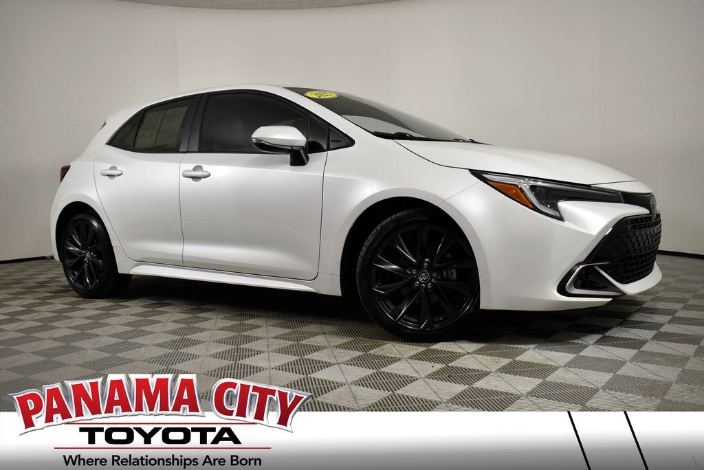 2025 Toyota COROLLA HATCHBACK XSE