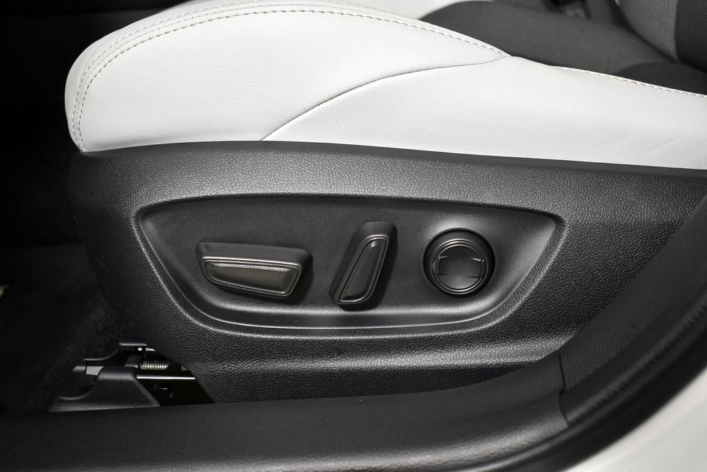 2025 Toyota COROLLA HATCHBACK XSE