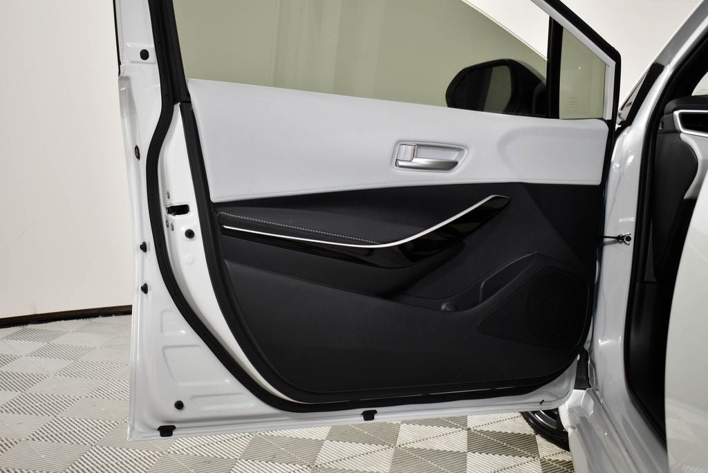 2025 Toyota COROLLA HATCHBACK XSE