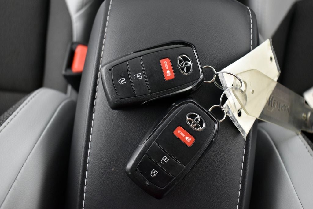 2025 Toyota COROLLA HATCHBACK XSE