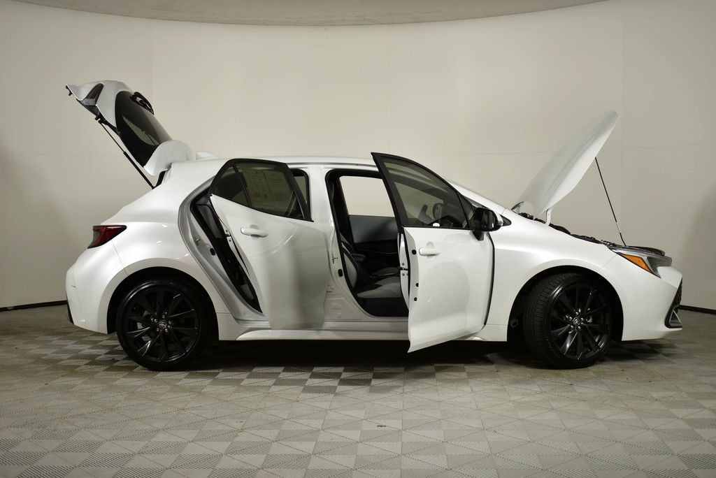 2025 Toyota COROLLA HATCHBACK XSE