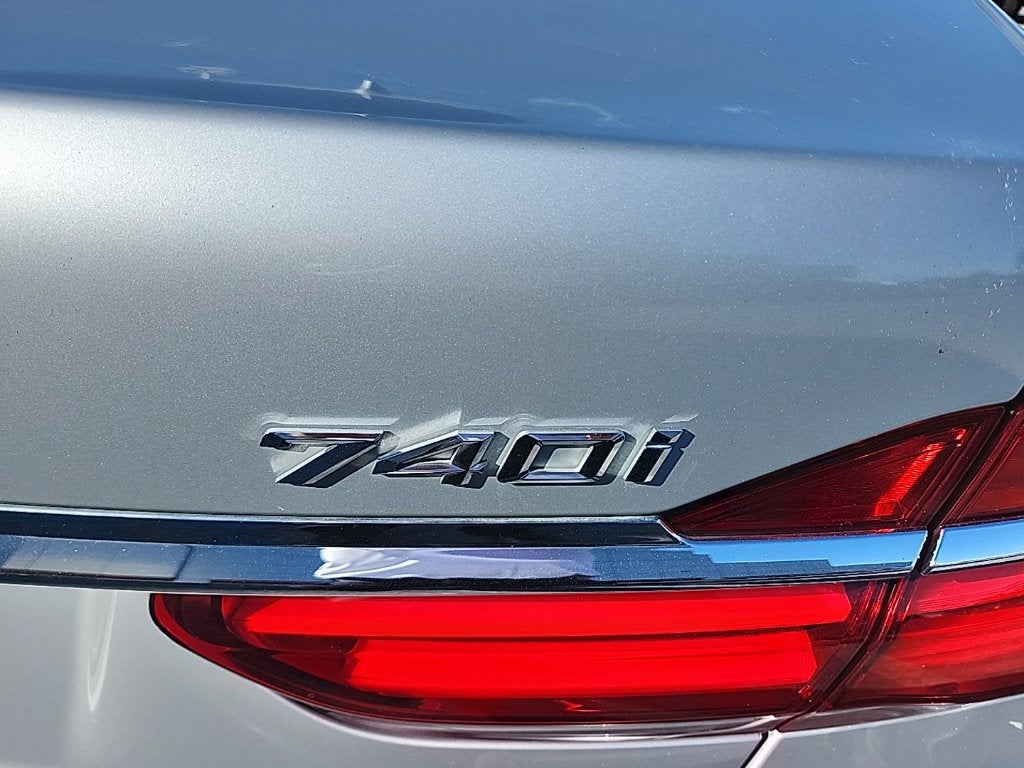2016 BMW 740i 740i