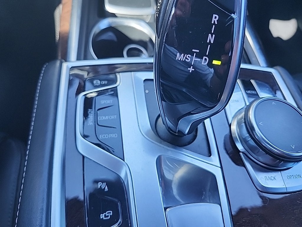 2016 BMW 740i 740i