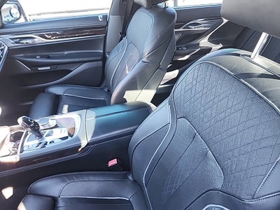 2016 BMW 740i 740i