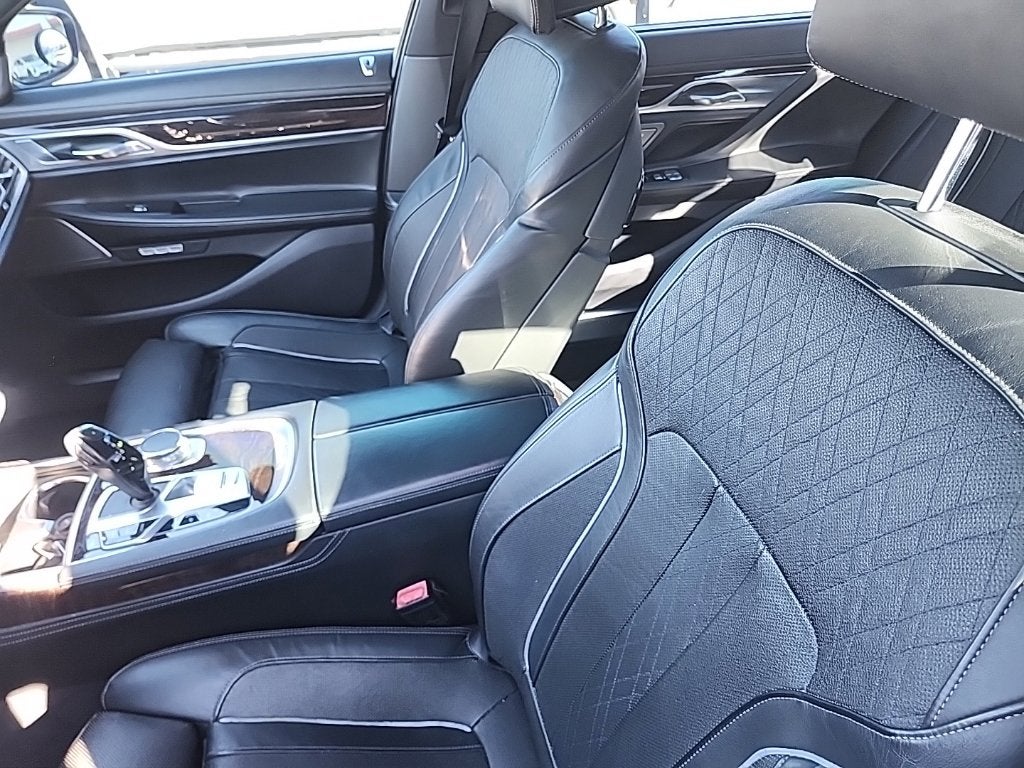 2016 BMW 740i 740i