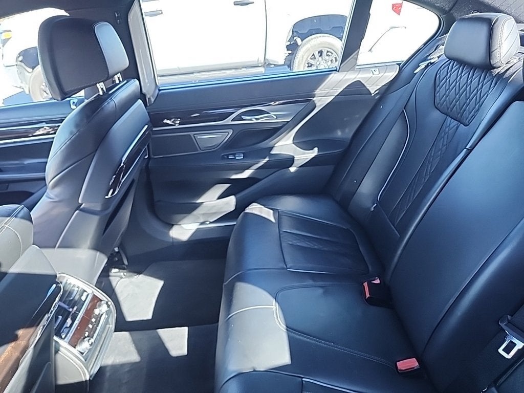 2016 BMW 740i 740i