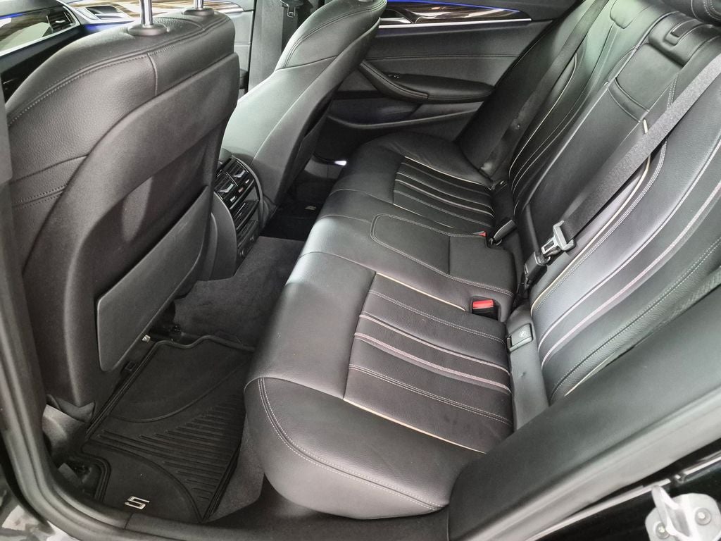 2019 BMW 540i 540i